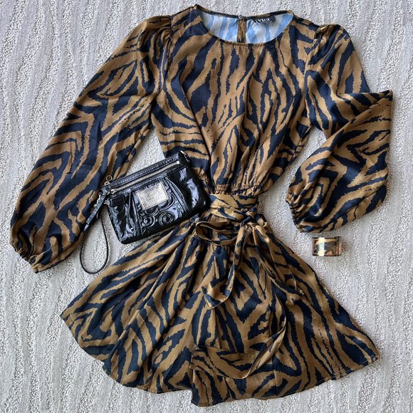 VICI COLLECTION Print Ballon Sleeve Tiered Dress - Picture 3 of 13